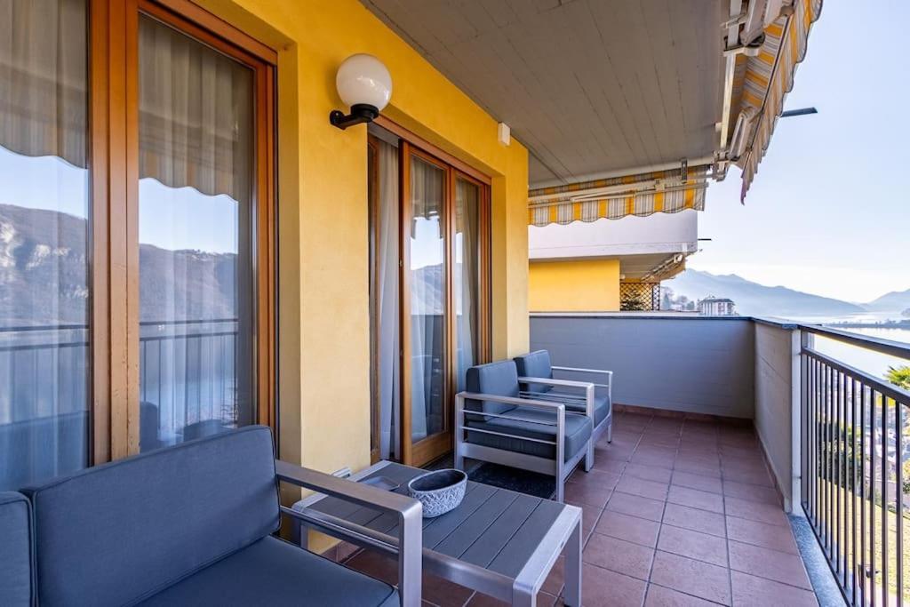 Wraparound Lake Views Bellavista Residence Campione dʼItalia エクステリア 写真