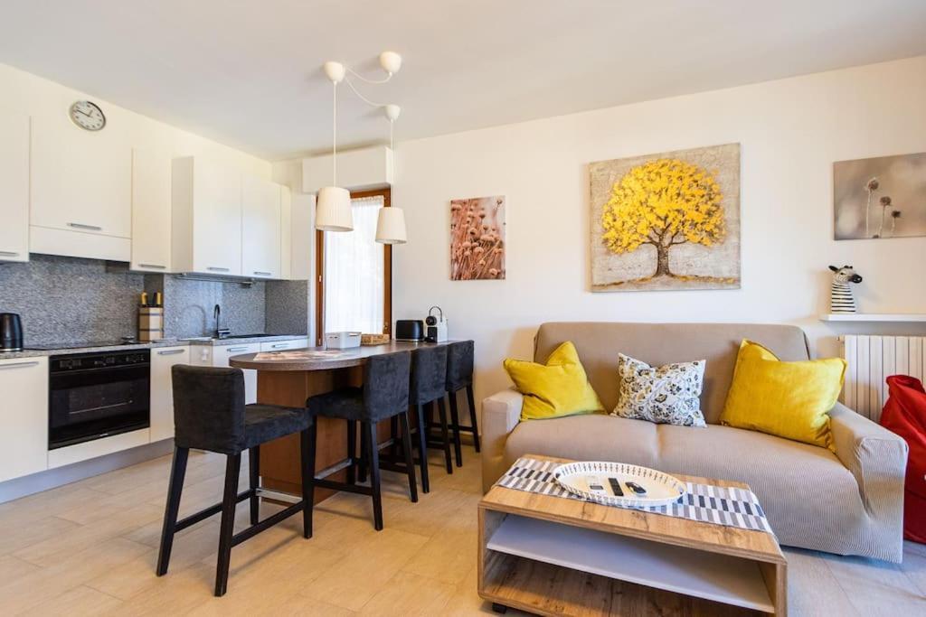 Wraparound Lake Views Bellavista Residence Campione dʼItalia エクステリア 写真