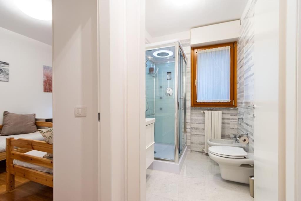 Wraparound Lake Views Bellavista Residence Campione dʼItalia エクステリア 写真