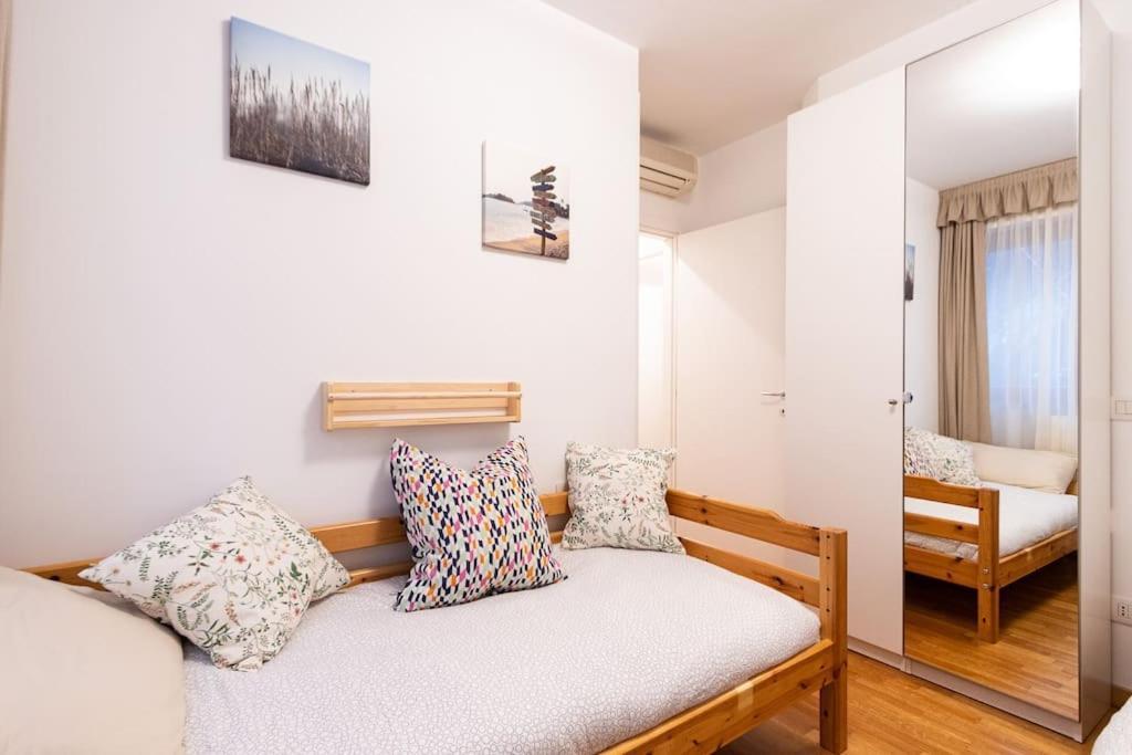 Wraparound Lake Views Bellavista Residence Campione dʼItalia エクステリア 写真