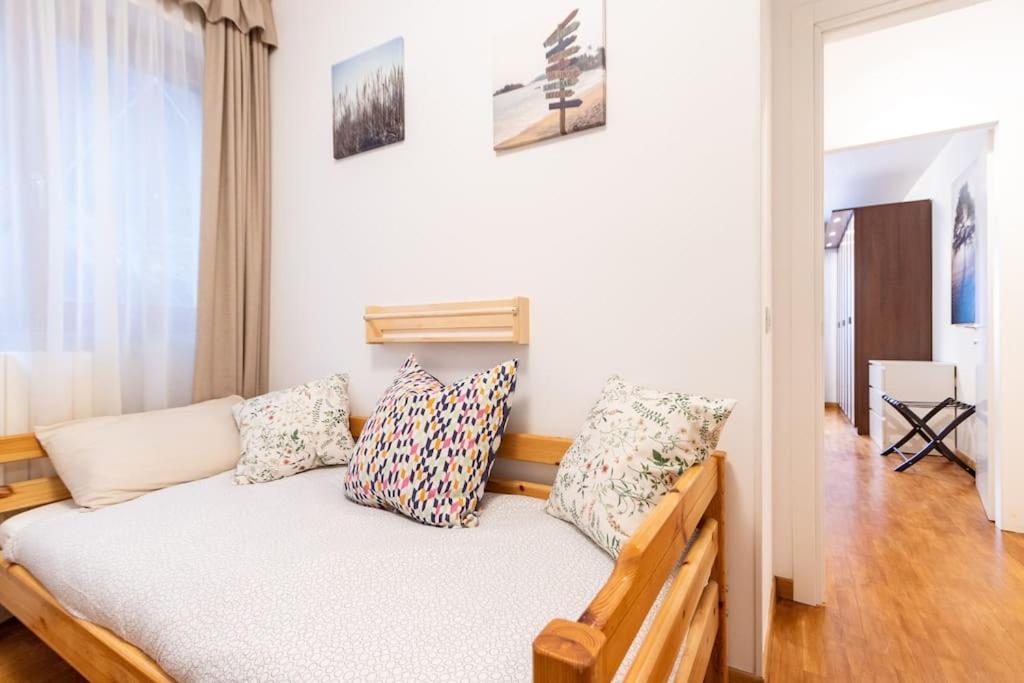 Wraparound Lake Views Bellavista Residence Campione dʼItalia エクステリア 写真