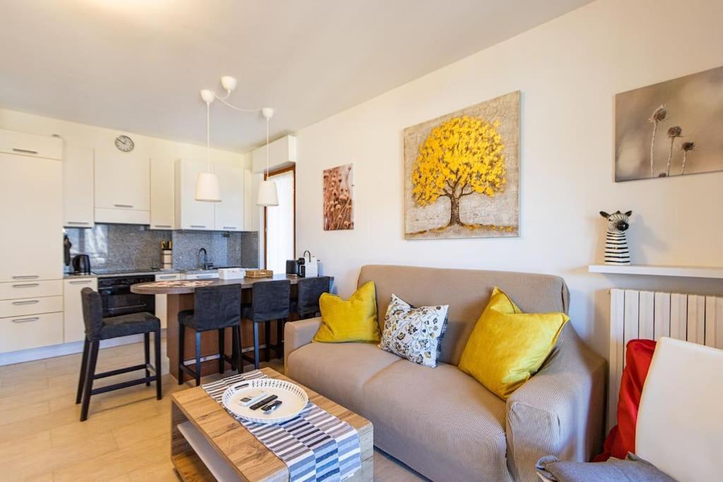 Wraparound Lake Views Bellavista Residence Campione dʼItalia エクステリア 写真