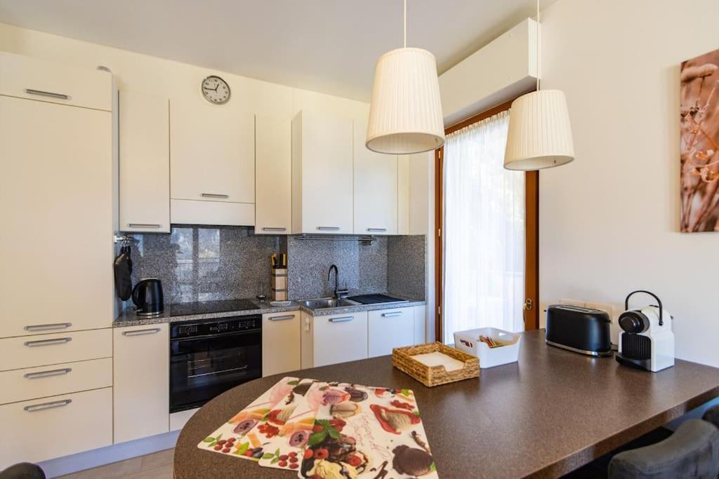 Wraparound Lake Views Bellavista Residence Campione dʼItalia エクステリア 写真